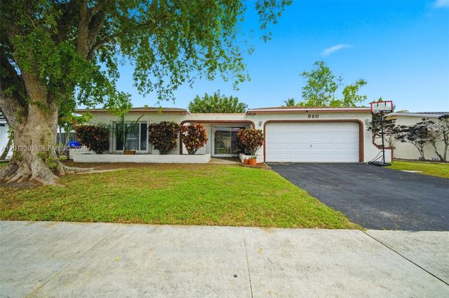 920 NW 92nd Ave, Pembroke Pines, FL 33024