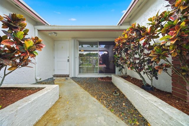 920 NW 92nd Ave, Pembroke Pines, FL 33024