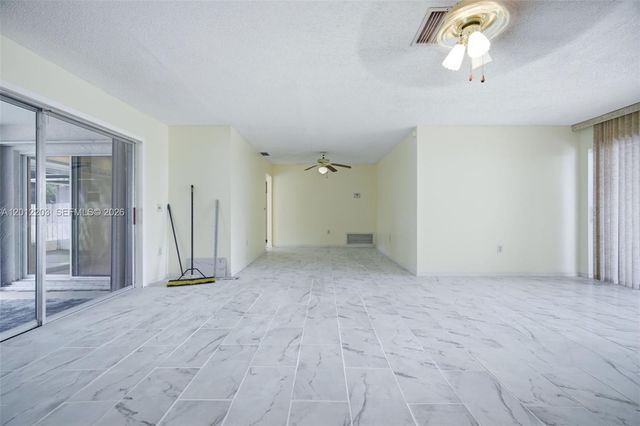 920 NW 92nd Ave, Pembroke Pines, FL 33024