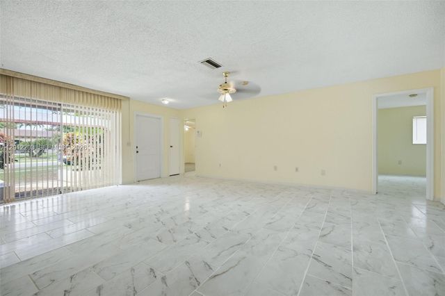 920 NW 92nd Ave, Pembroke Pines, FL 33024