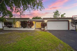920 NW 92nd Ave, Pembroke Pines, FL 33024