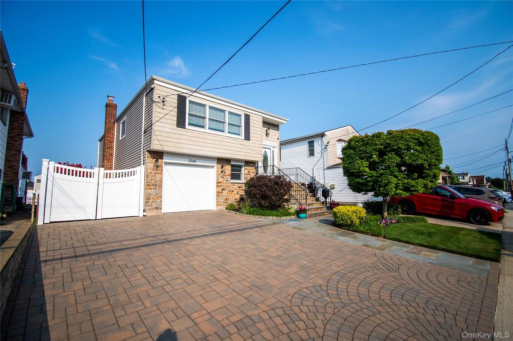 345 Parkway Drive, Baldwin Harbor, NY 11510 — photo 2