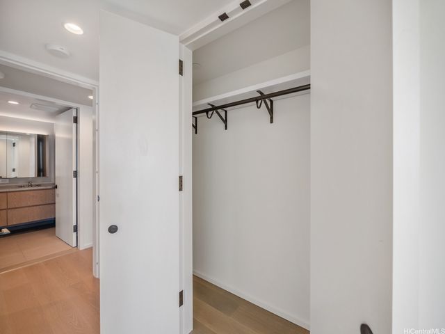 1000 Auahi Street 2904, Honolulu, HI 96814