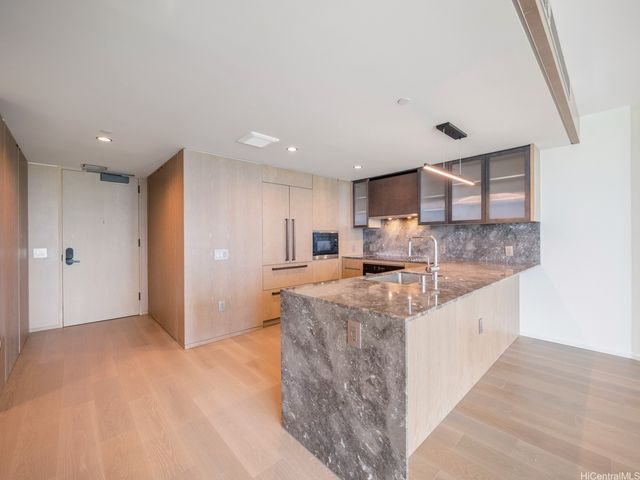 1000 Auahi Street 2904, Honolulu, HI 96814