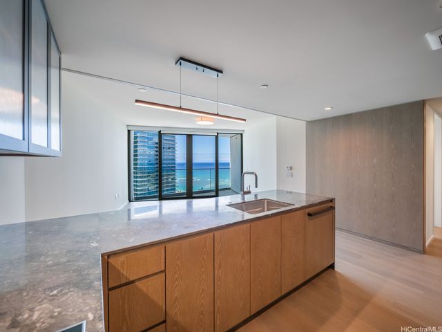 1000 Auahi Street 2904, Honolulu, HI 96814