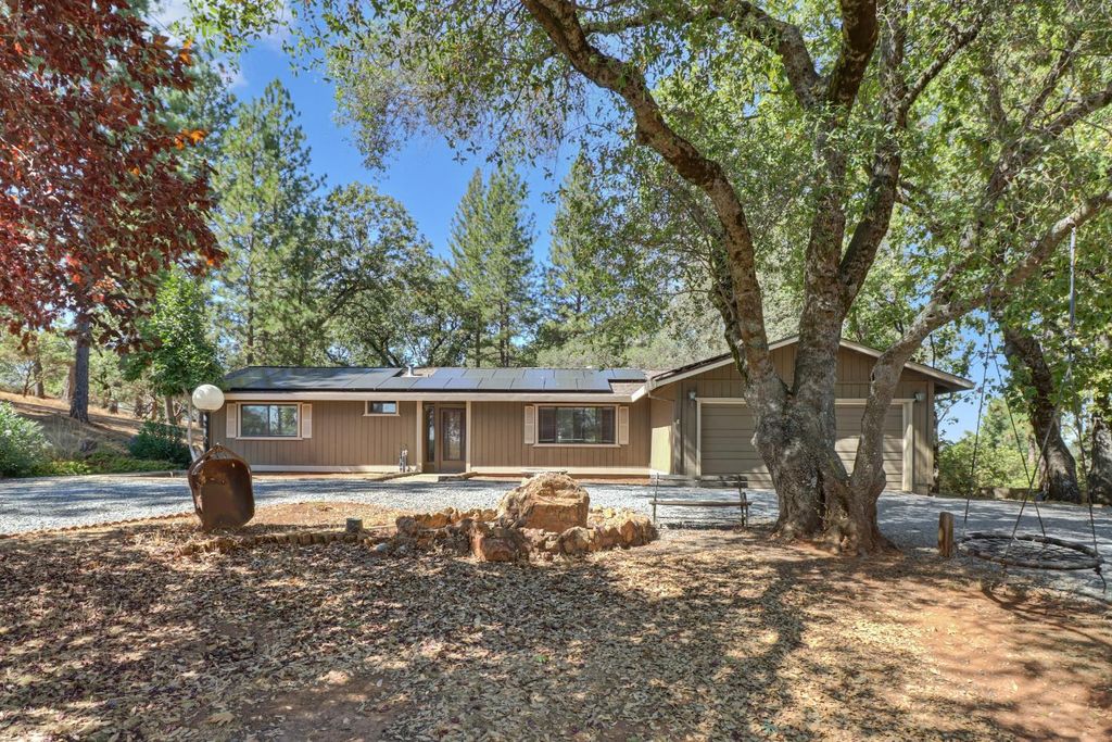 3135 Upper Black Rock Rd, Cool, CA 95614