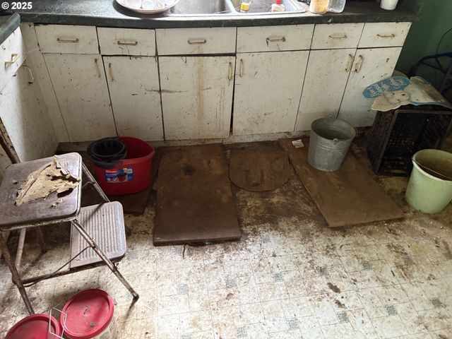 4236 Se WHITESON Rd, Amity, OR 97101