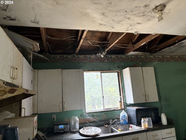 4236 Se WHITESON Rd, Amity, OR 97101