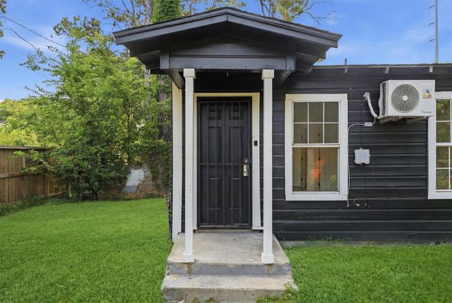 8038 Record Street A, Houston, TX 77028