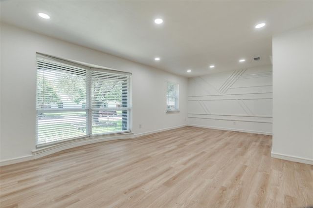 5323 Blaney Way, Dallas, TX 75227