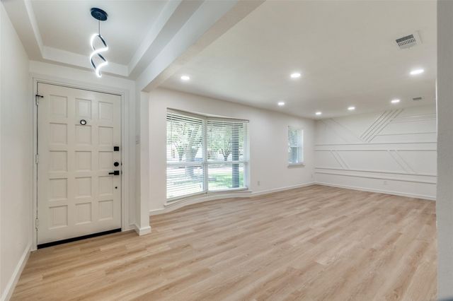5323 Blaney Way, Dallas, TX 75227
