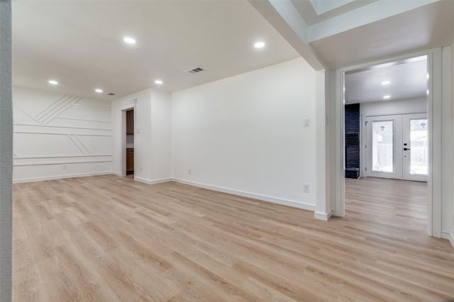 5323 Blaney Way, Dallas, TX 75227