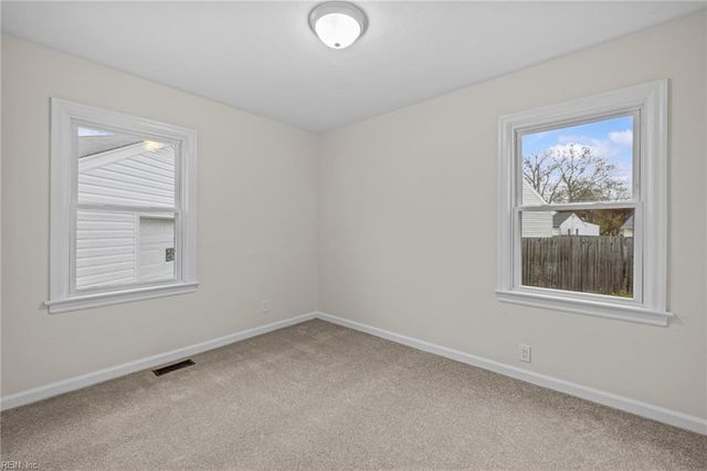 106 Heath LN, Portsmouth, VA 23701