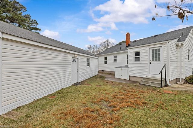 106 Heath LN, Portsmouth, VA 23701