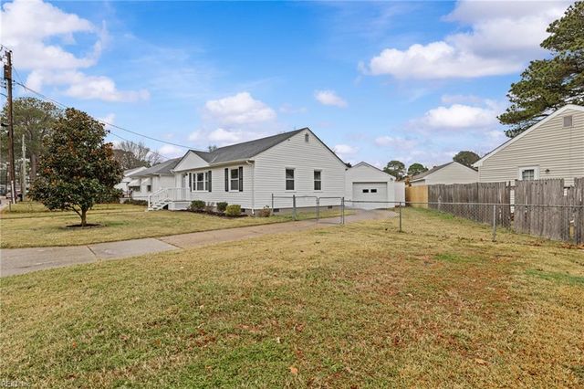 106 Heath LN, Portsmouth, VA 23701