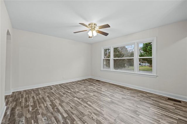 106 Heath LN, Portsmouth, VA 23701