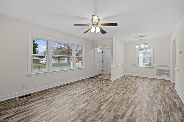 106 Heath LN, Portsmouth, VA 23701