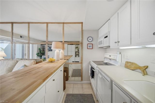4004 Atlantic Ave Apt CS4, Virginia Beach, VA 23451