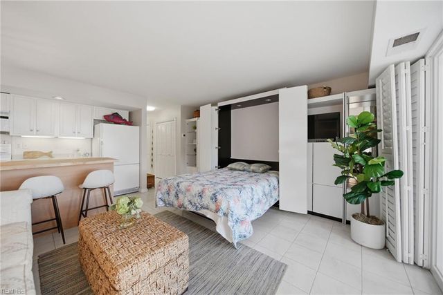 4004 Atlantic Ave Apt CS4, Virginia Beach, VA 23451