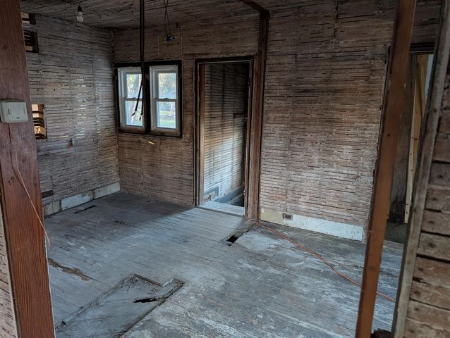 107 E Chicago Street, Buchanan, MI 49107