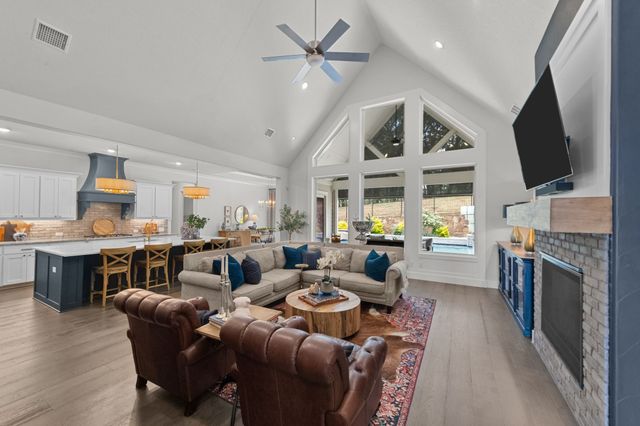 823 Big Sky Way, Argyle, TX 76226