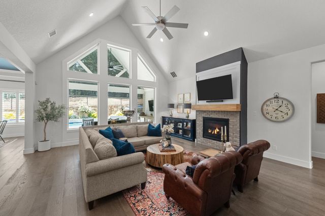 823 Big Sky Way, Argyle, TX 76226