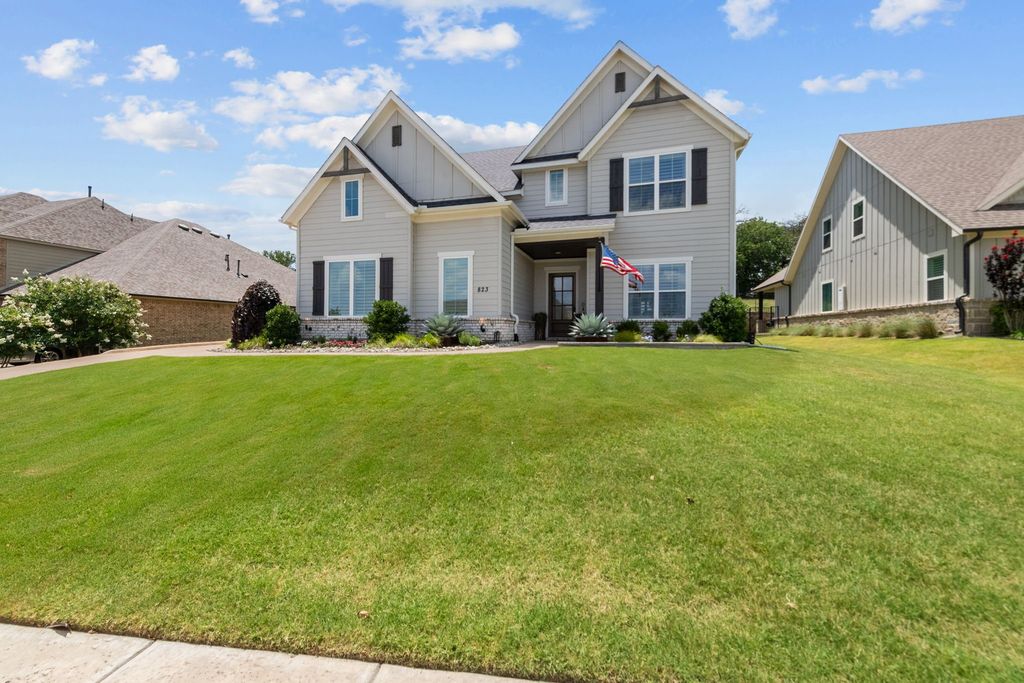 823 Big Sky Way, Argyle, TX 76226
