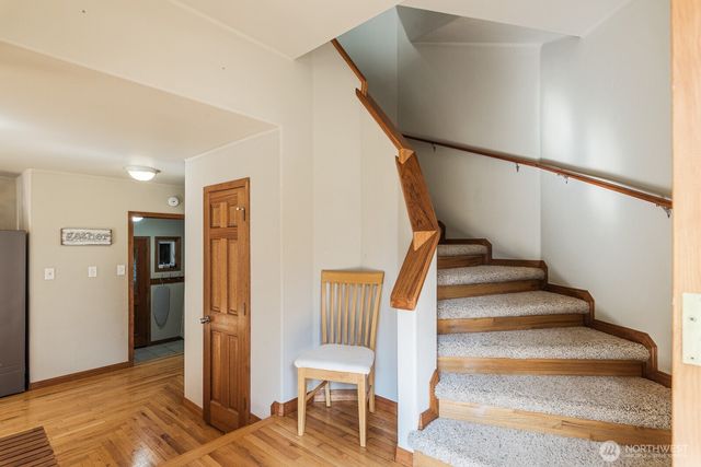 2681 S East Camano Dr, Camano Island, WA 98282
