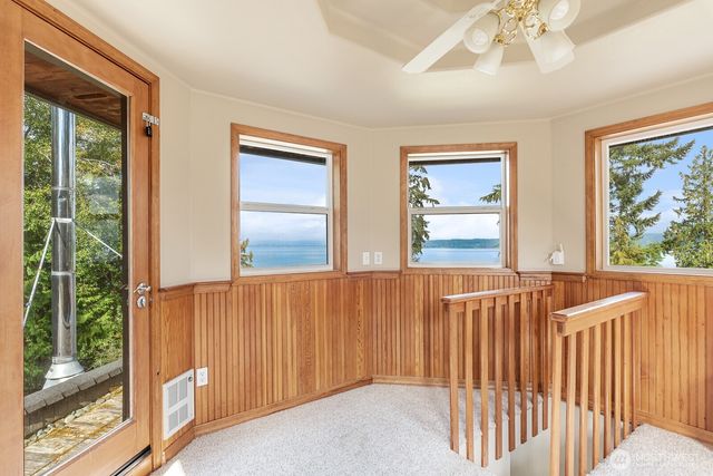 2681 S East Camano Dr, Camano Island, WA 98282