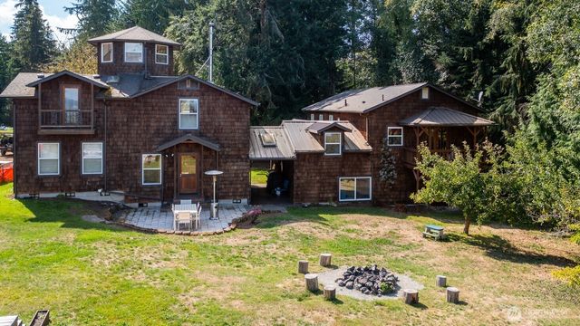 2681 S East Camano Dr, Camano Island, WA 98282