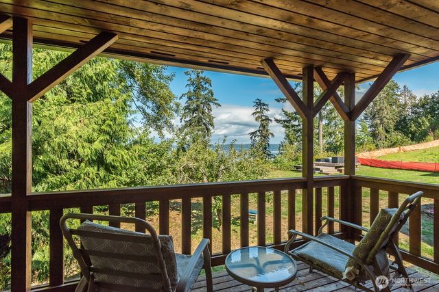 2681 S East Camano Dr, Camano Island, WA 98282