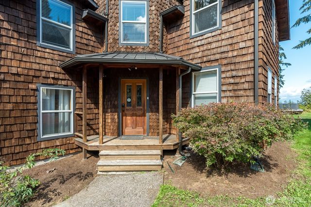 2681 S East Camano Dr, Camano Island, WA 98282
