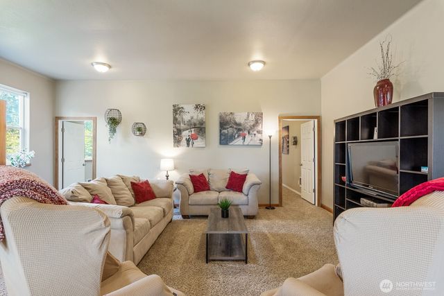 2681 S East Camano Dr, Camano Island, WA 98282