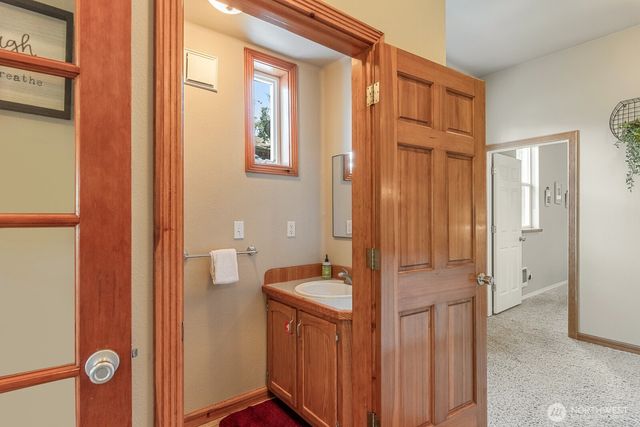 2681 S East Camano Dr, Camano Island, WA 98282