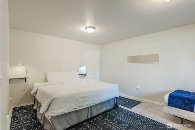 2681 S East Camano Dr, Camano Island, WA 98282