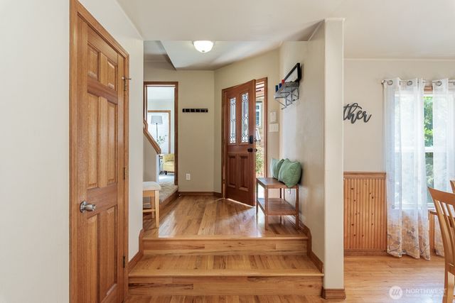 2681 S East Camano Dr, Camano Island, WA 98282