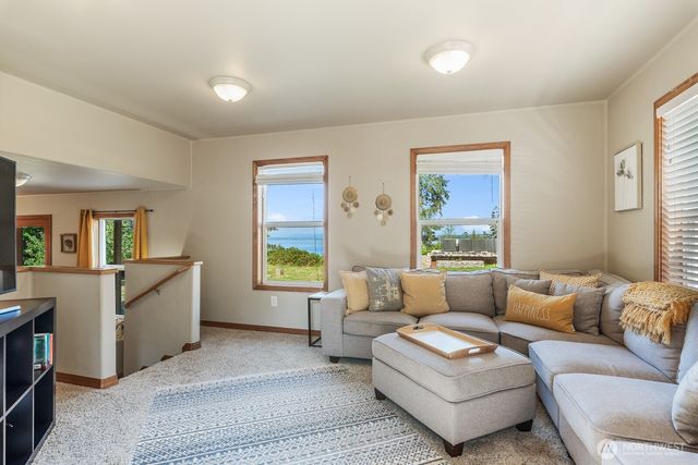 2681 S East Camano Dr, Camano Island, WA 98282