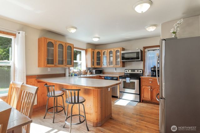 2681 S East Camano Dr, Camano Island, WA 98282