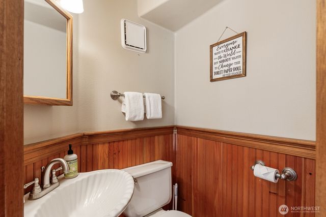 2681 S East Camano Dr, Camano Island, WA 98282