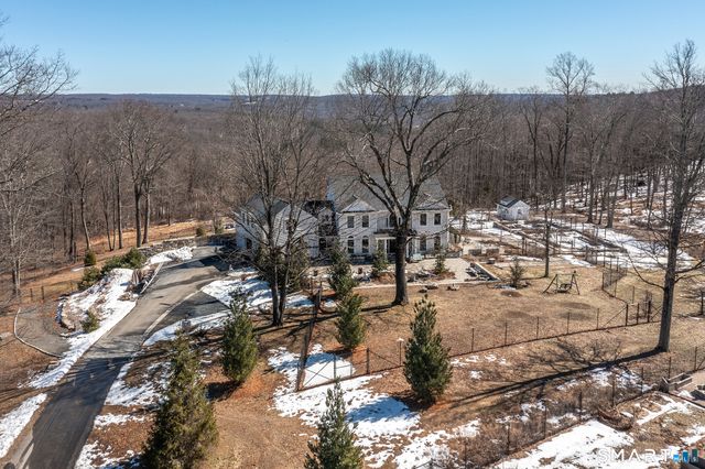 4 Sunrise Lane, Bridgewater, CT 06752
