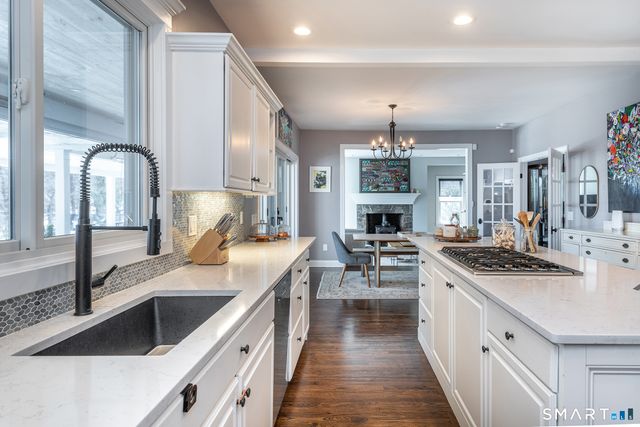 4 Sunrise Lane, Bridgewater, CT 06752