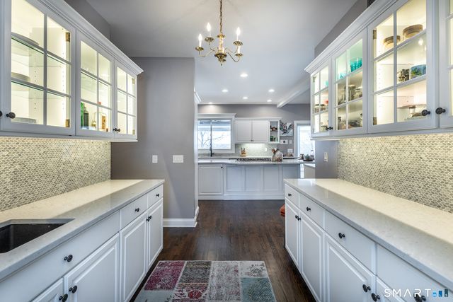 4 Sunrise Lane, Bridgewater, CT 06752