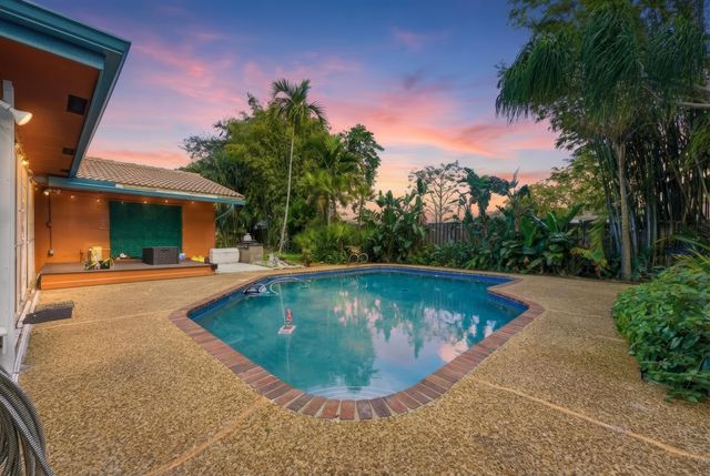 940 SW 69th Avenue, Plantation, FL 33317