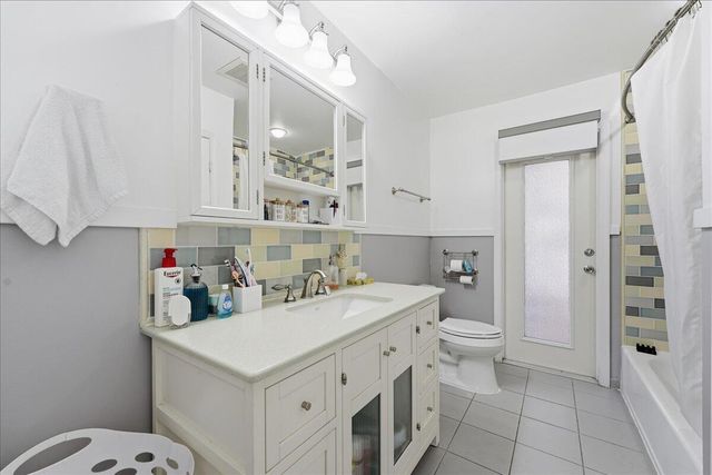 940 SW 69th Avenue, Plantation, FL 33317