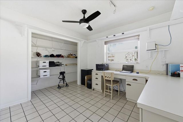 940 SW 69th Avenue, Plantation, FL 33317