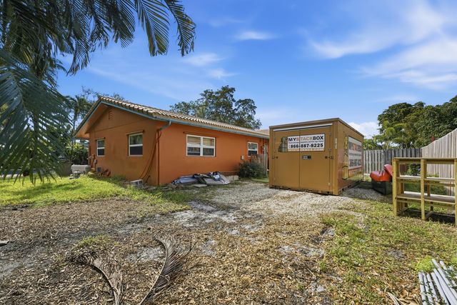 940 SW 69th Avenue, Plantation, FL 33317