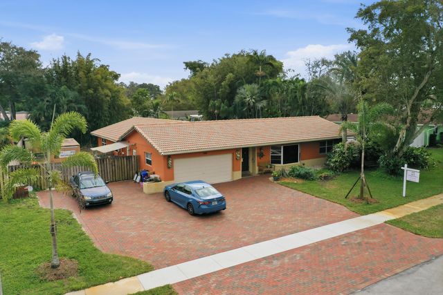 940 SW 69th Avenue, Plantation, FL 33317