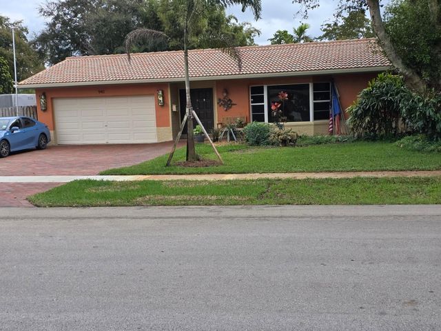 940 SW 69th Avenue, Plantation, FL 33317