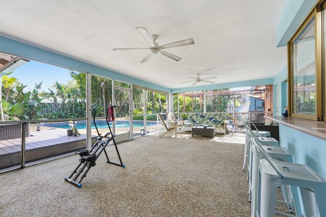 940 SW 69th Avenue, Plantation, FL 33317