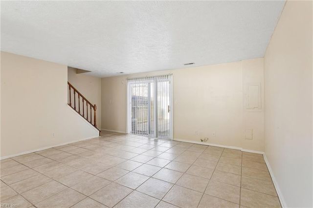 390 Jury Ln Unit C, Newport News, VA 23608